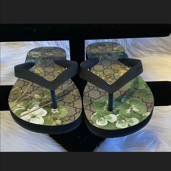 gucci bloom flip flops